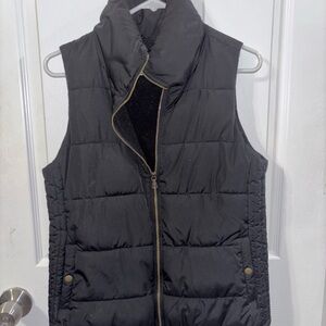 Old Navy Black Puffer Vest